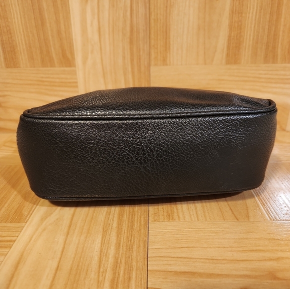 Rosetti Black Shoulder Bag with Zippered Closure - Picture 5 of 9